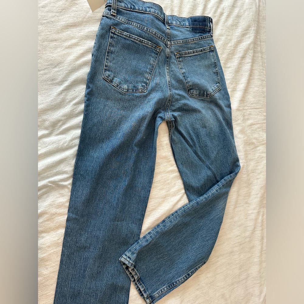 NWTAbercrombie 90s medium wash jeans